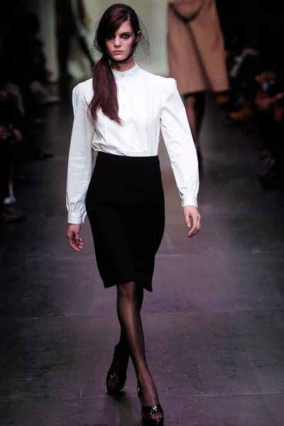 Look 2